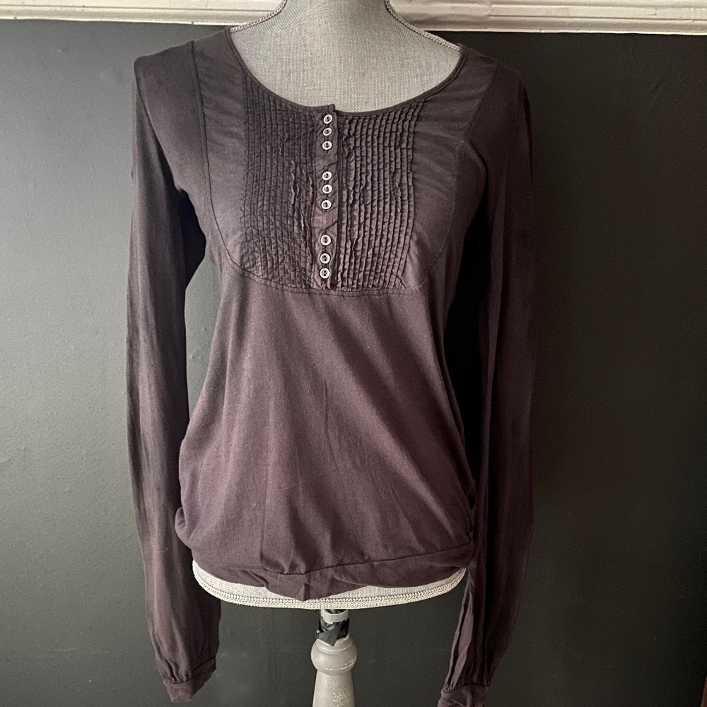 Women’s Scoop Neck Pleated Chest Black L/S T-shirt Size Small